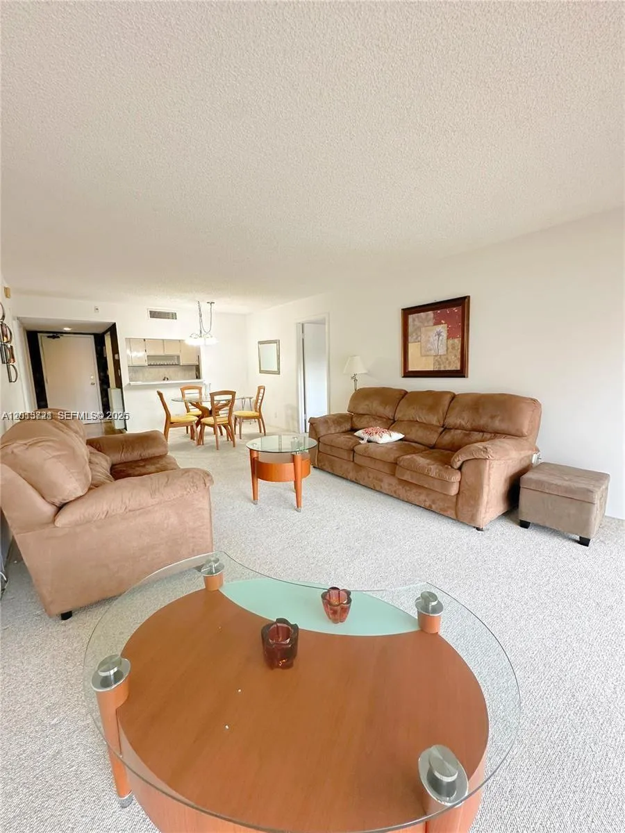 240 Lakeview Dr # 212, Weston FL 33326