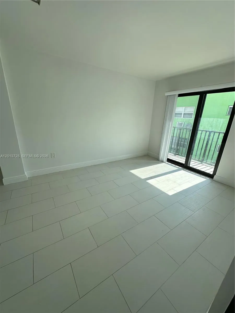536 SW 7th St # 6, Miami FL 33130