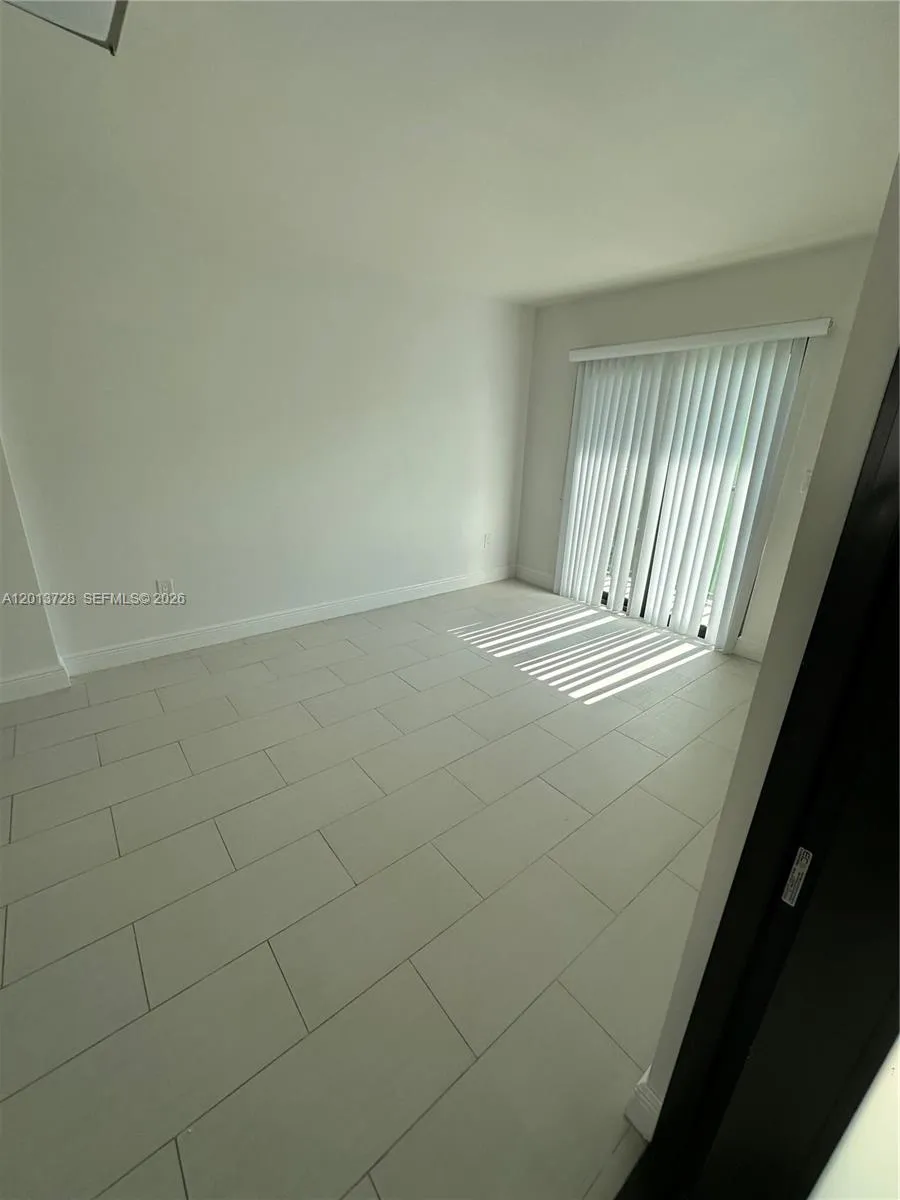 536 SW 7th St # 6, Miami FL 33130