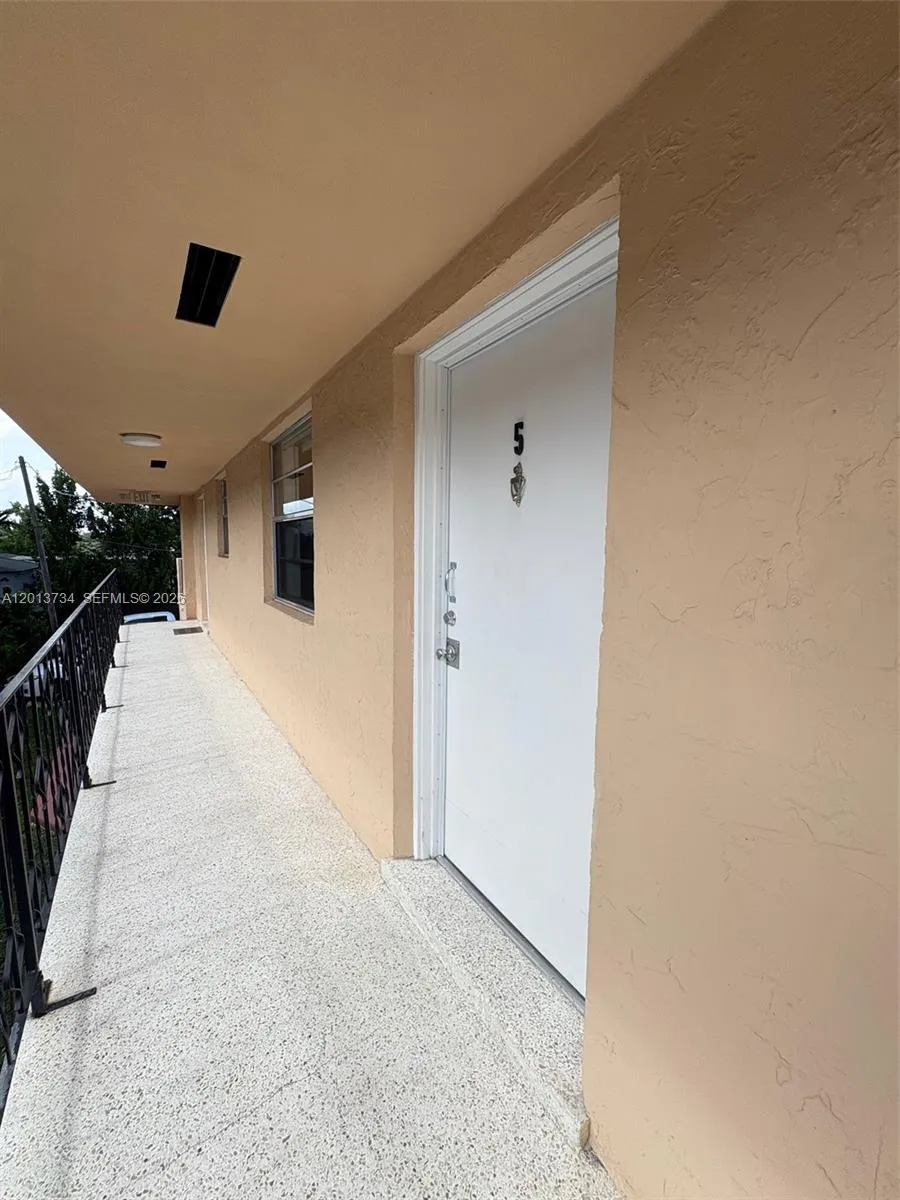 6373 SW 8th St # 5, Miami FL 33144