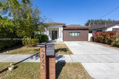 5743 SW 18th St, West Park FL 33023