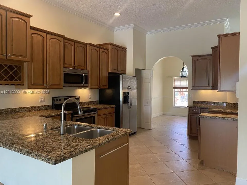 18430 NW 11th St # 1, Pembroke Pines FL 33029