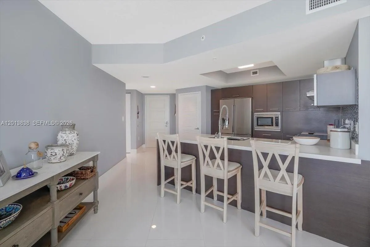 250 Sunny Isles Blvd # 902, Sunny Isles Beach FL 33160
