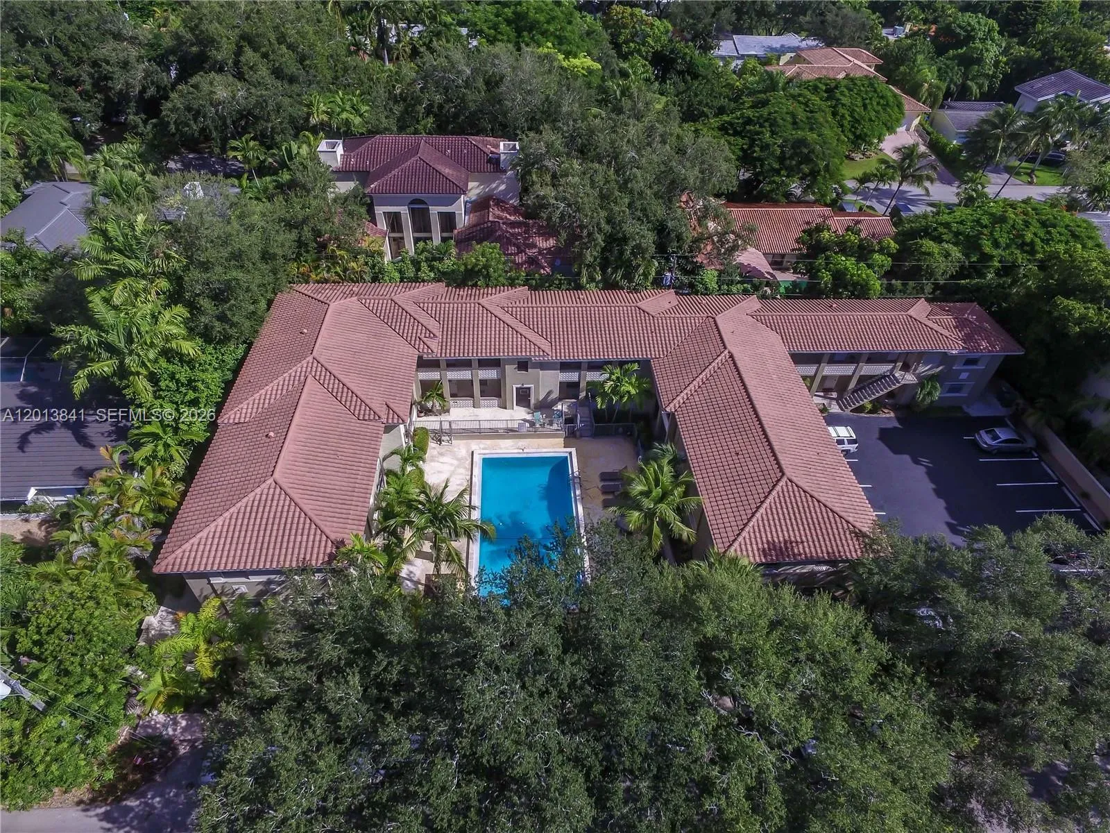 125 Edgewater Dr # 11, Coral Gables FL 33133