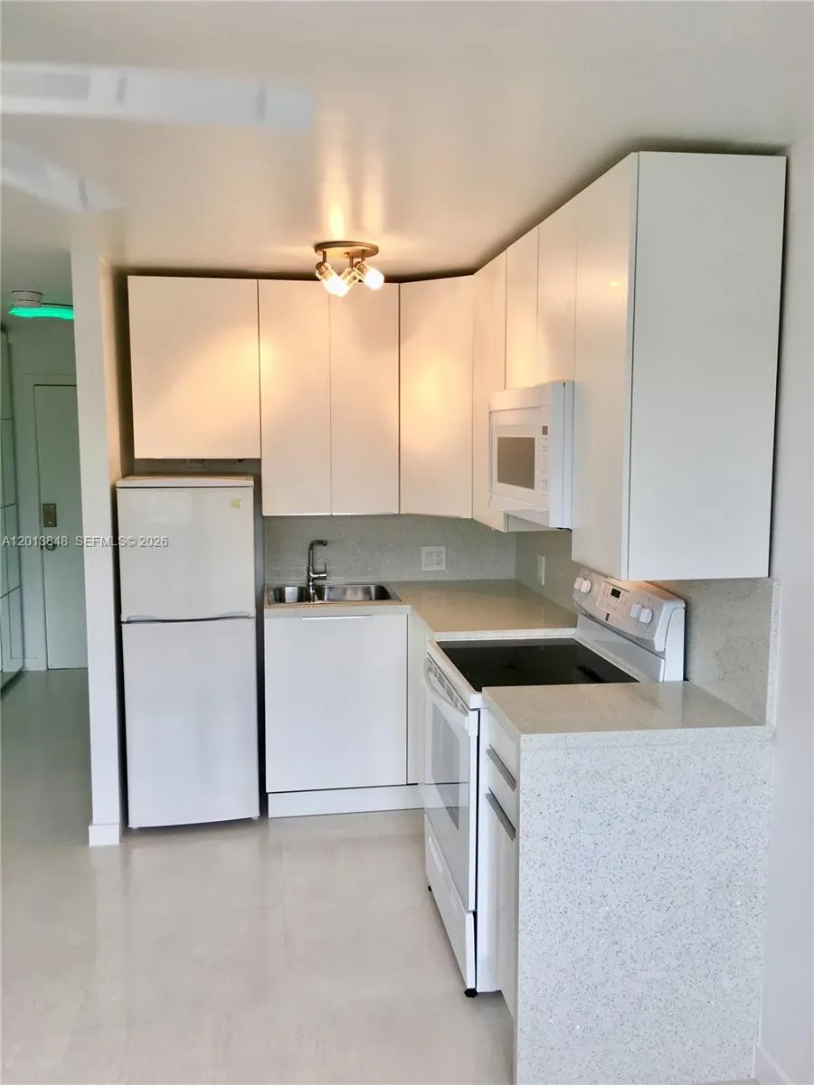 6484 Indian Creek Dr # 205, Miami Beach FL 33141