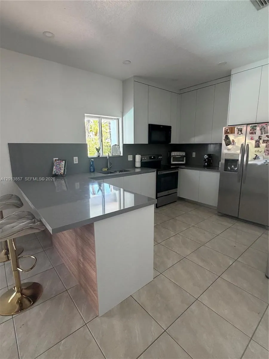 16479 SW 53rd St, Miami FL 33185