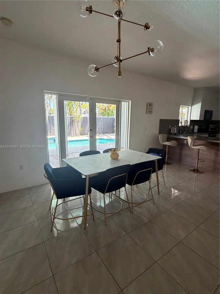 16479 SW 53rd St, Miami FL 33185