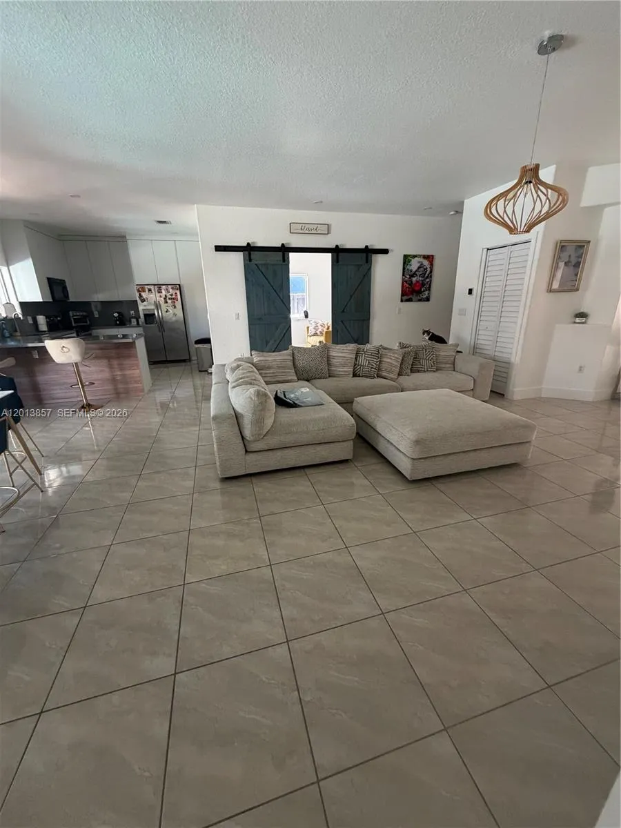 16479 SW 53rd St, Miami FL 33185