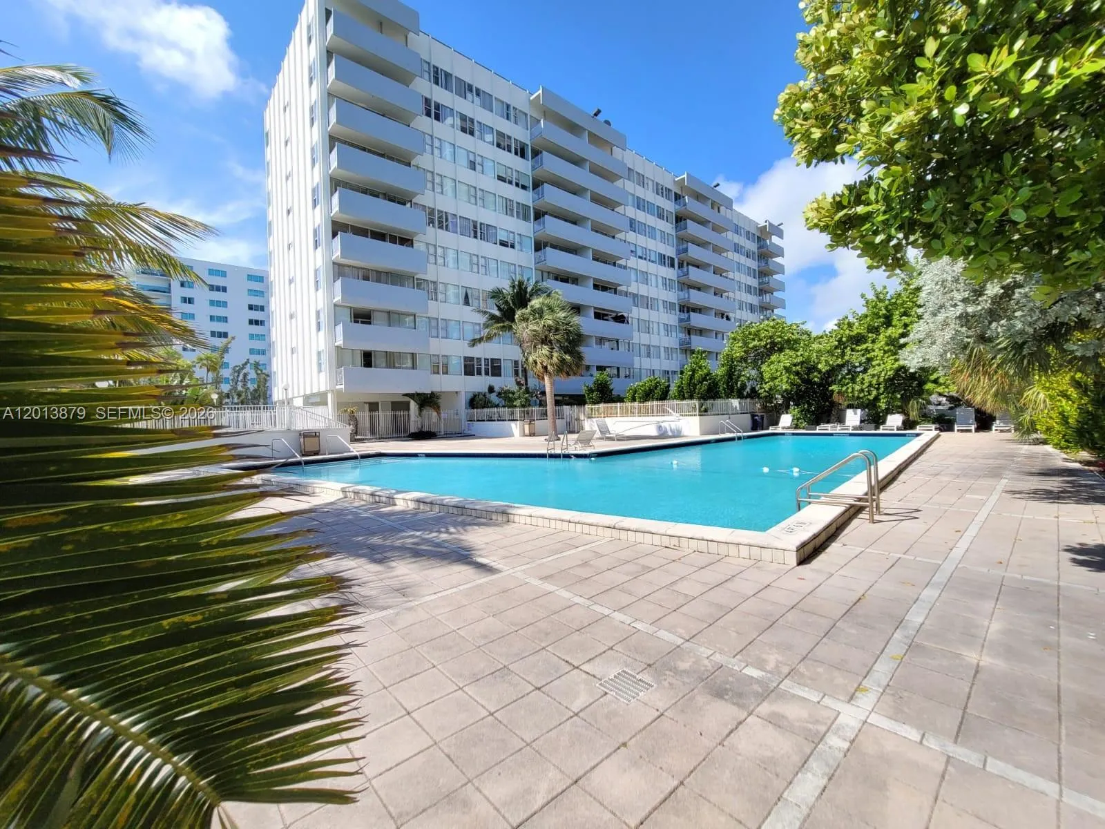 7545 E Treasure Dr # 8I, North Bay Village FL 33141