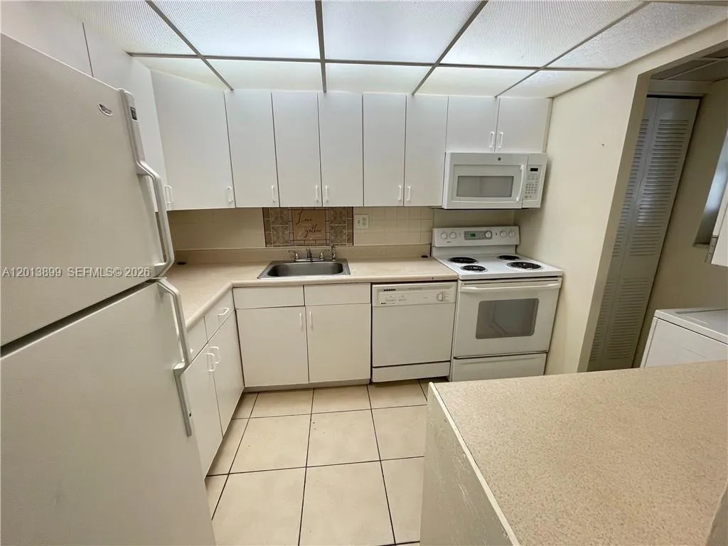 8051 S Colony Cir S # 205, Tamarac FL 33321