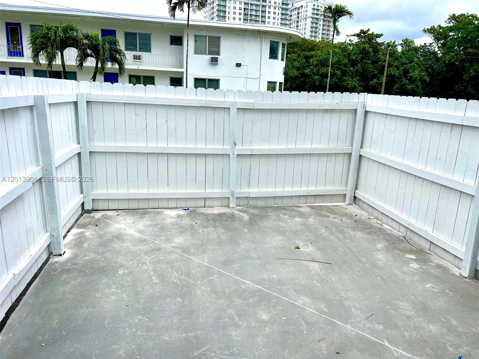 1040 NE 78th St Rd # 1, Miami FL 33138