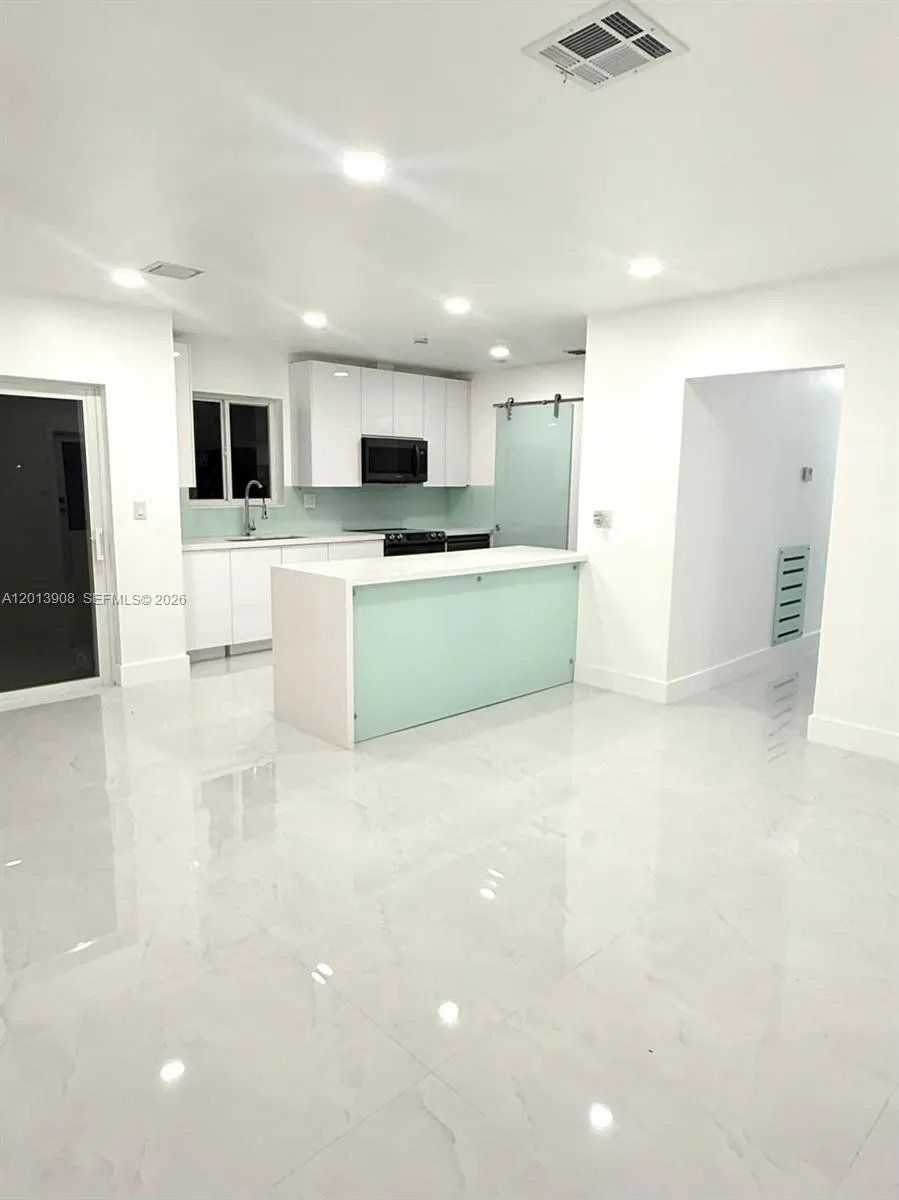 321 N 69th Ave, Hollywood FL 33024