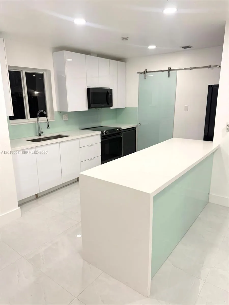 321 N 69th Ave, Hollywood FL 33024