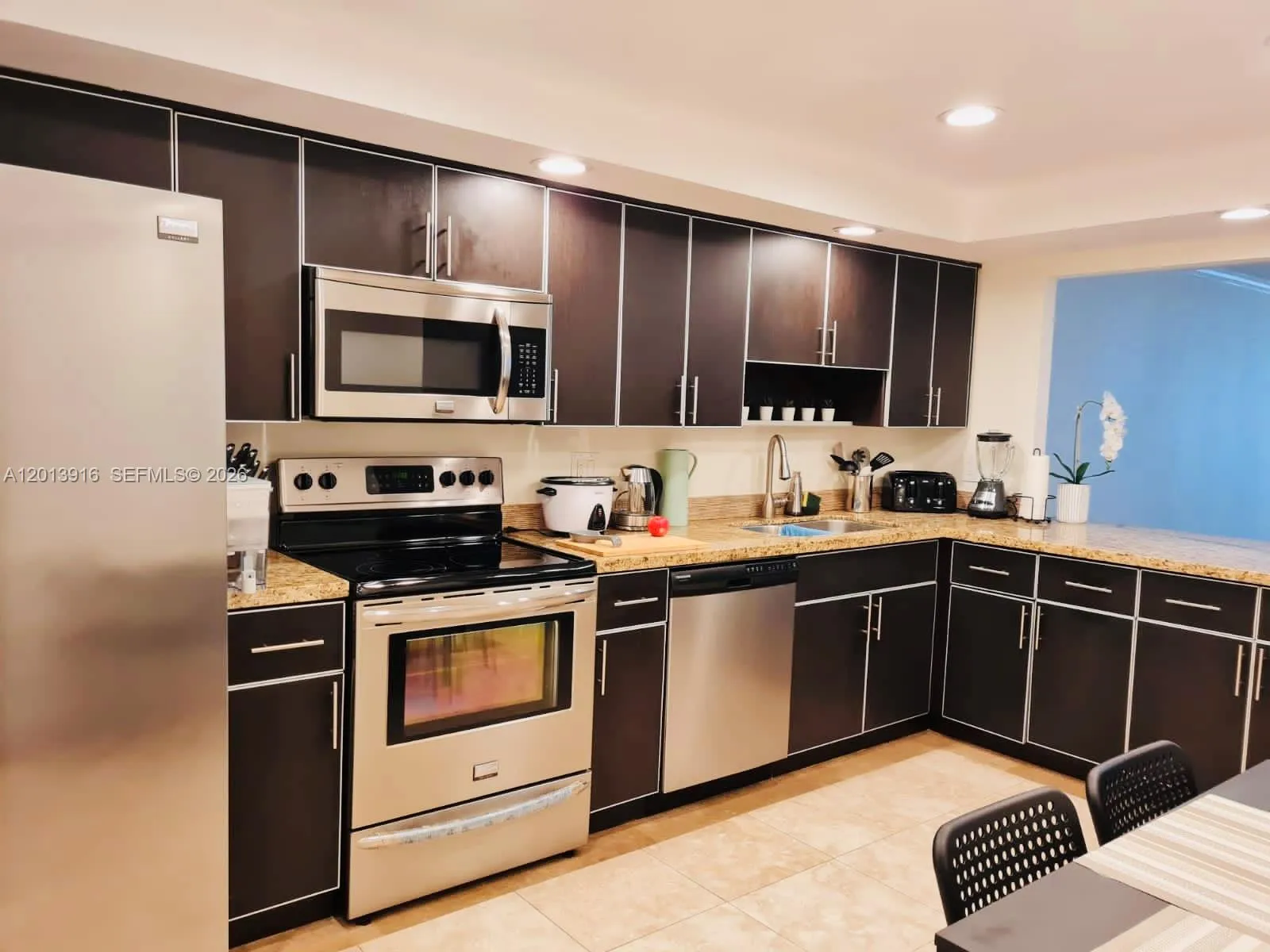 2500 Parkview Dr # 2114, Hallandale Beach FL 33009