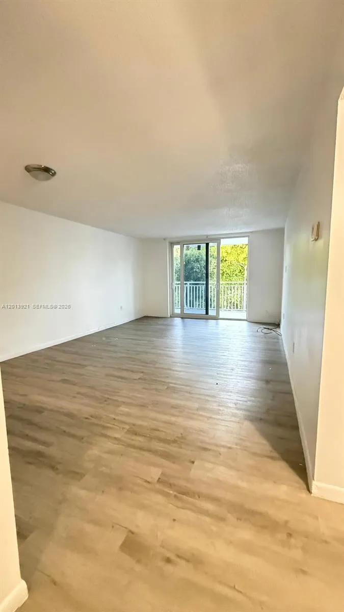 6940 Miami Gardens Dr # 320, Hialeah FL 33015