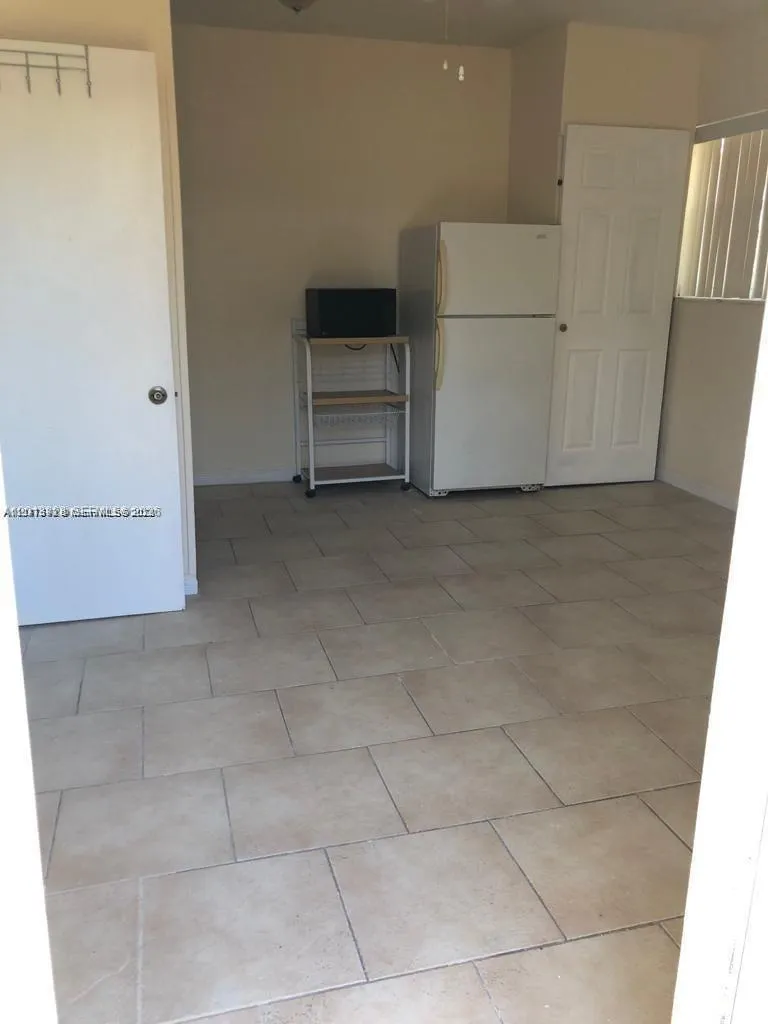 5411 Ravenswood Rd # 7a, Dania Beach FL 33312