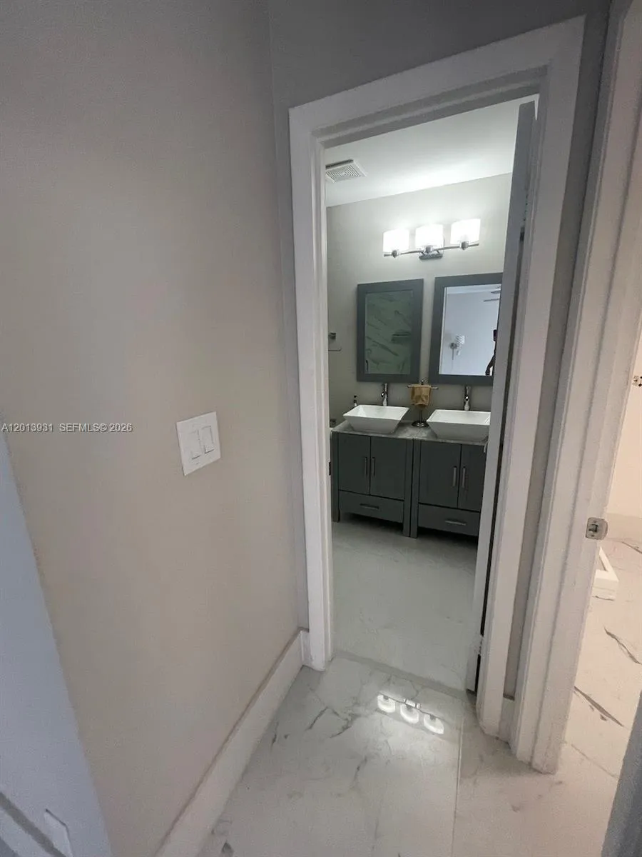8203 NW 9th Ct # 2, Plantation FL 33324