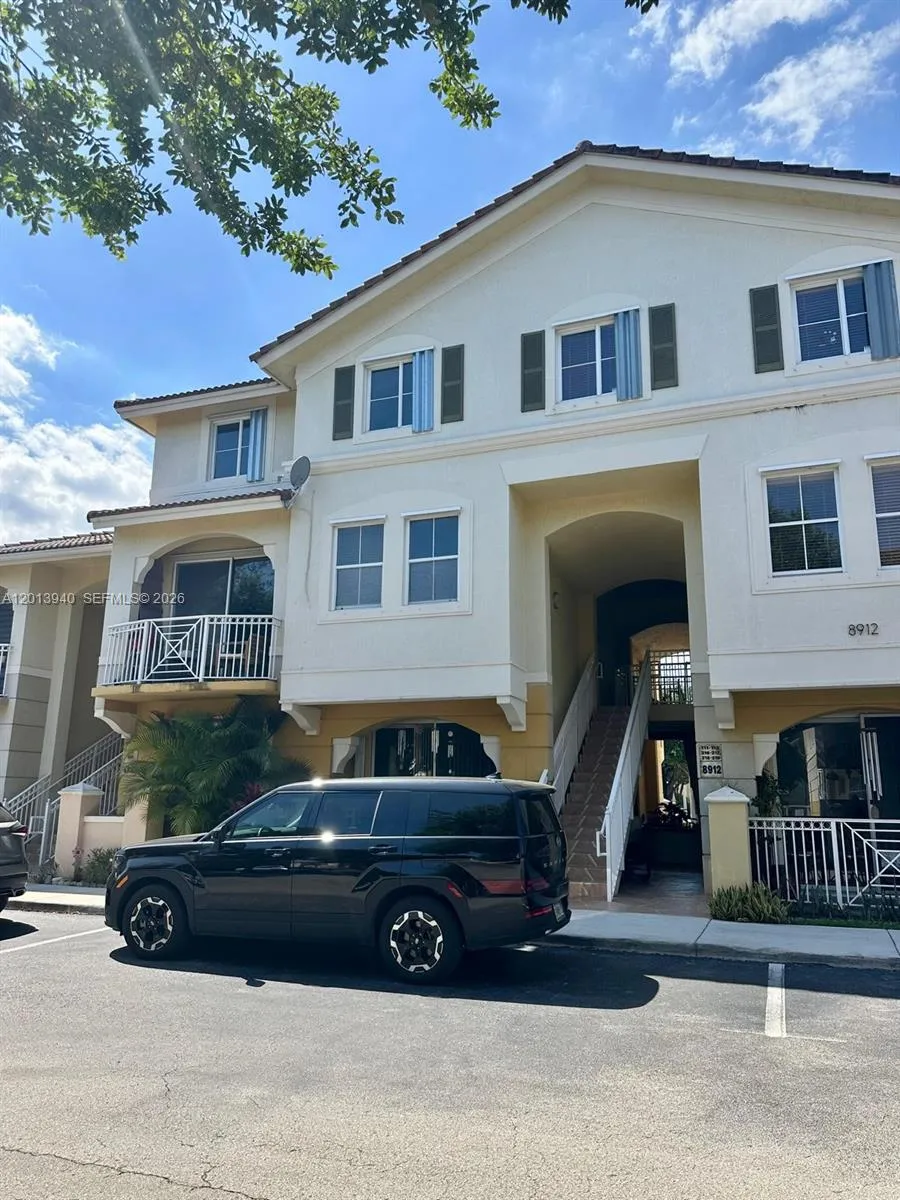 8912 W Flagler St # 217, Miami FL 33174