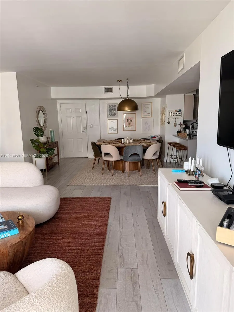 1155 Brickell Bay Dr # 2904, Miami FL 33131