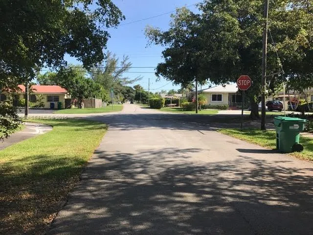 11400 NE 4 Ave # 2, Miami FL 33161