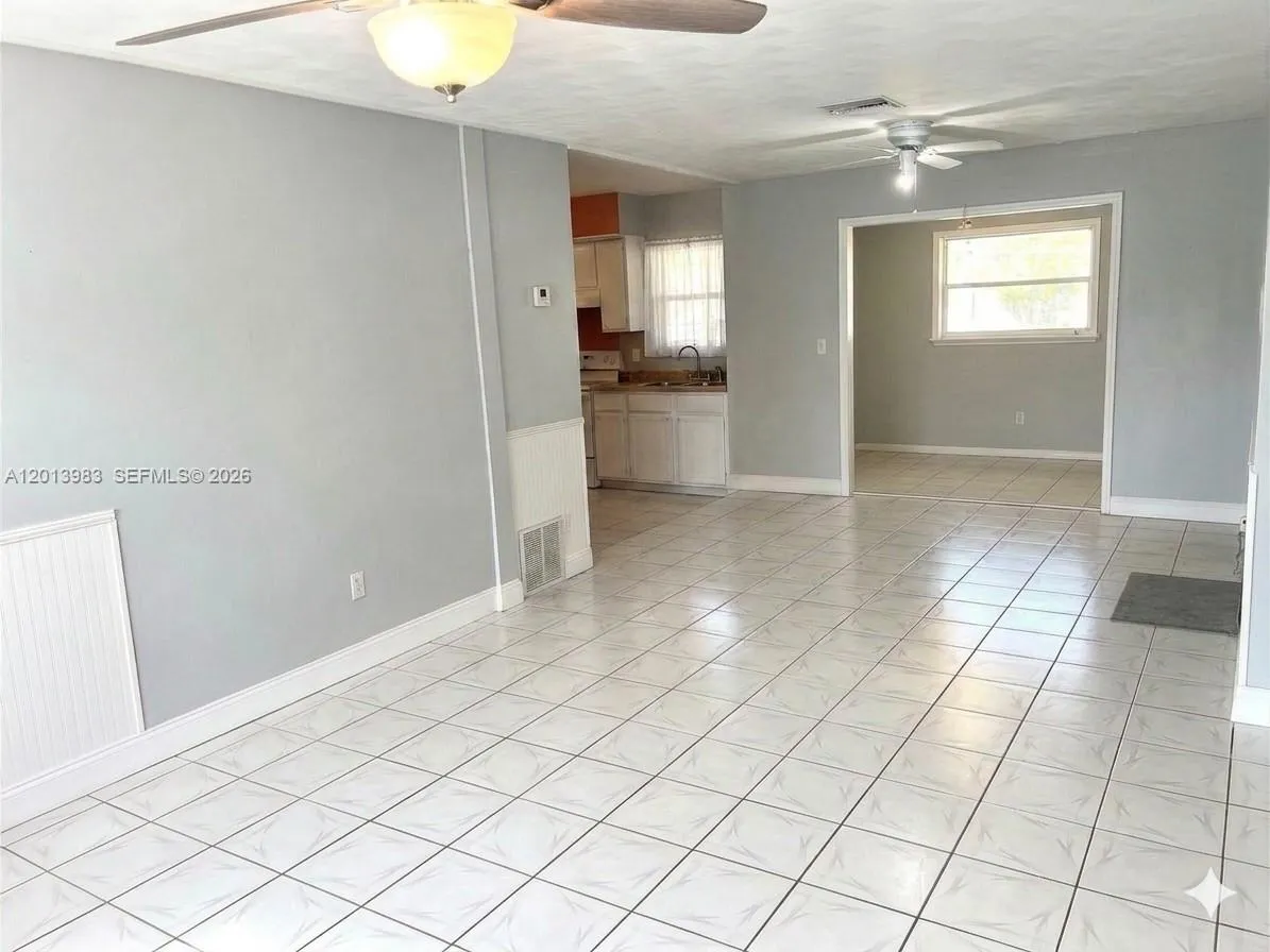 371 SW 67th Ter, Pembroke Pines FL 33023