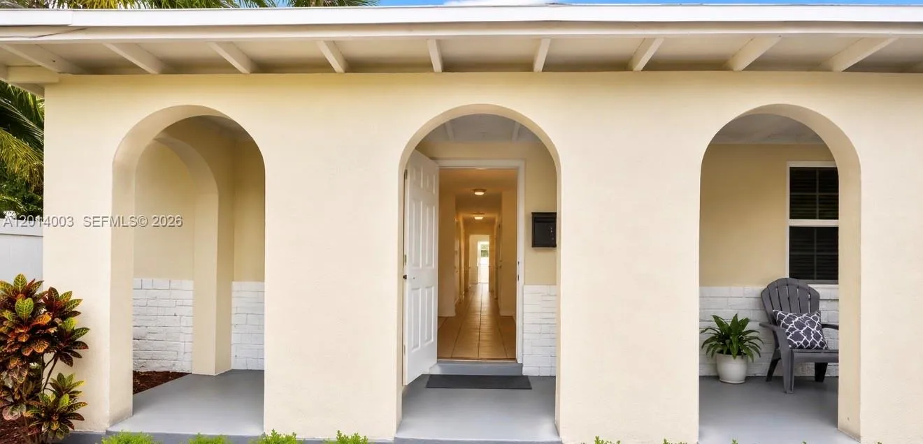 953 SW 16 ST, Fort Lauderdale FL 33315