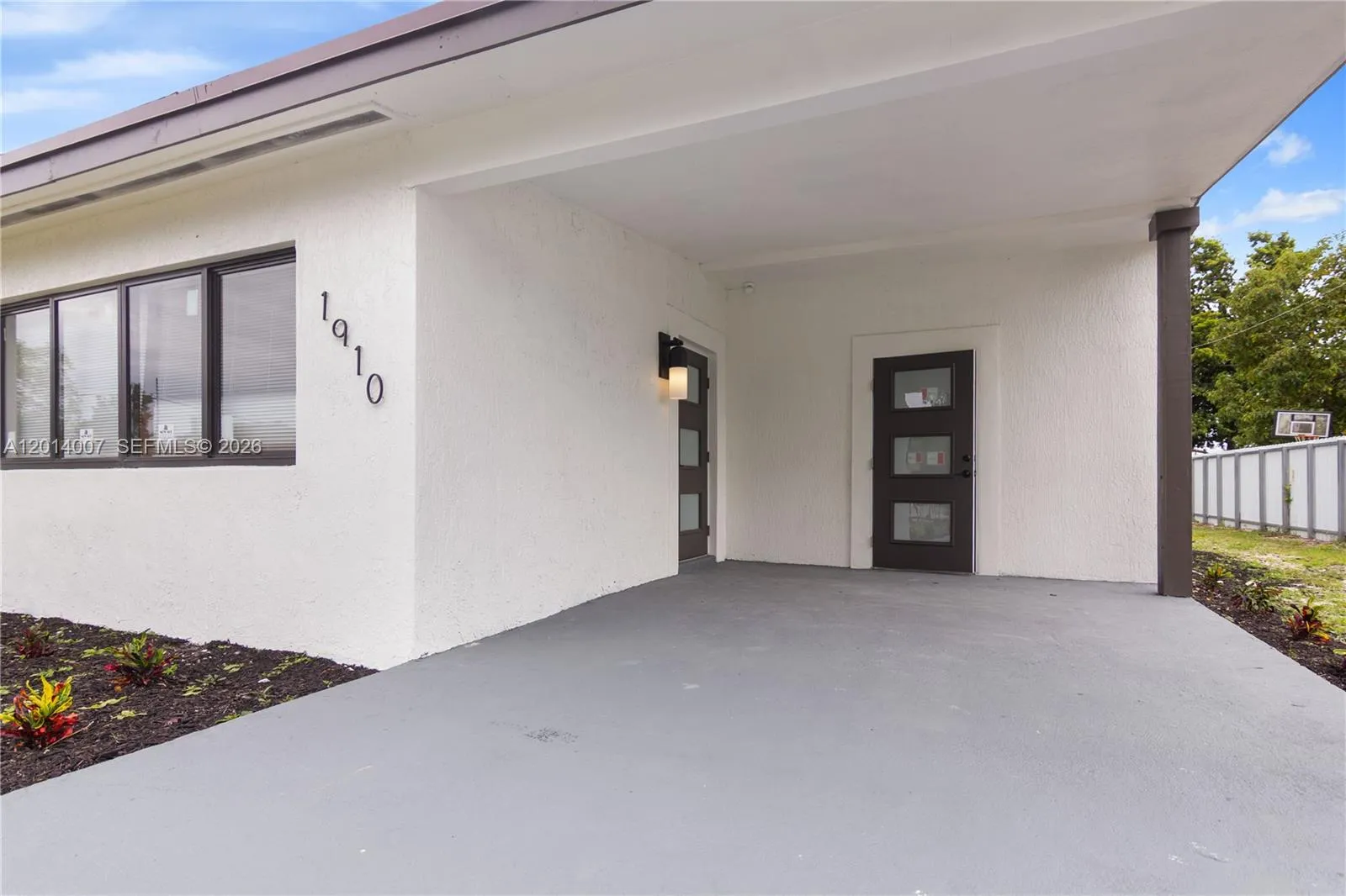 1910 NW 134th St, Miami FL 33167