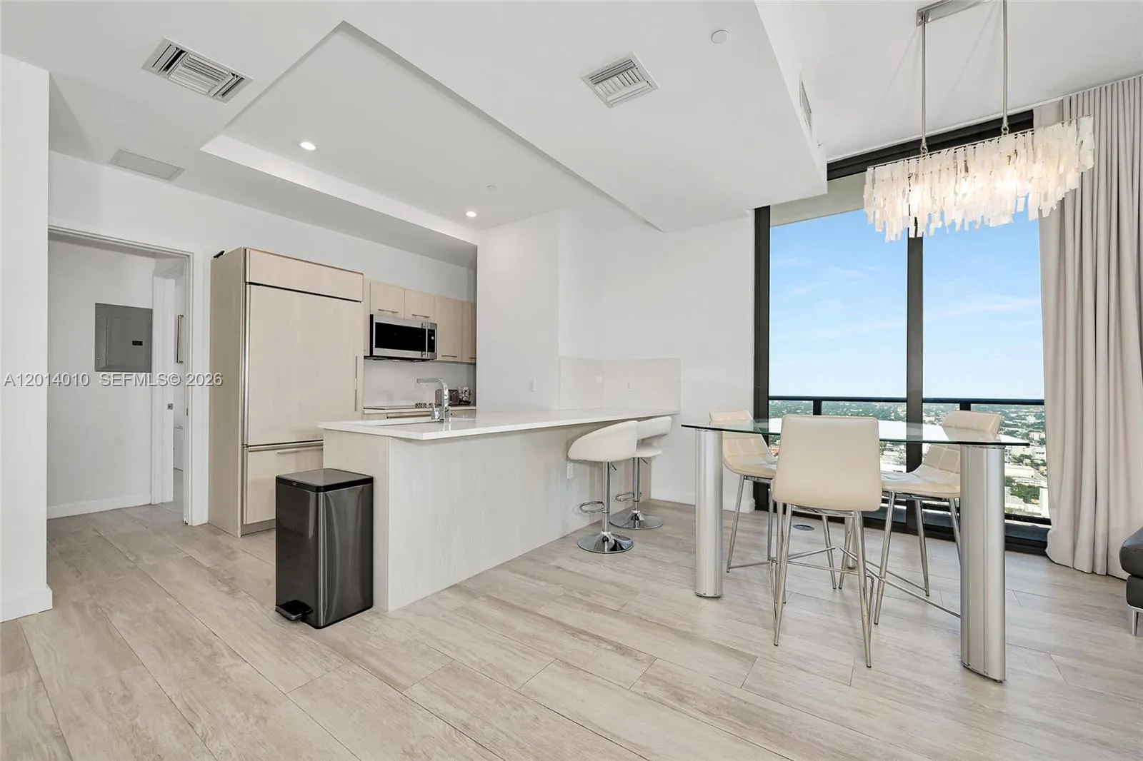 55 SW 9th St # 4208, Miami FL 33130