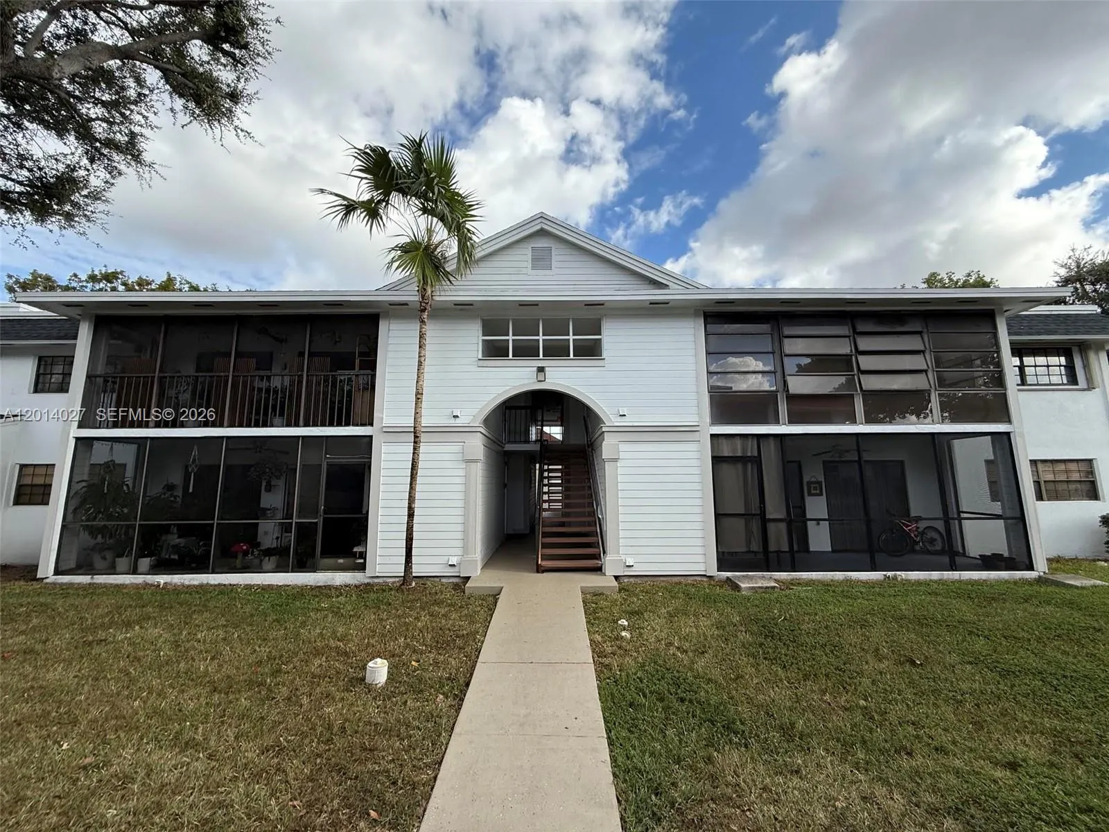 18875 NW 62nd Ave # 208, Hialeah FL 33015