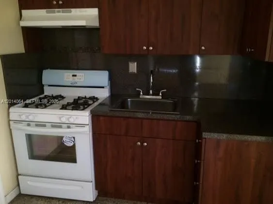 1120 NW 24 CT # 0, Miami FL 33125
