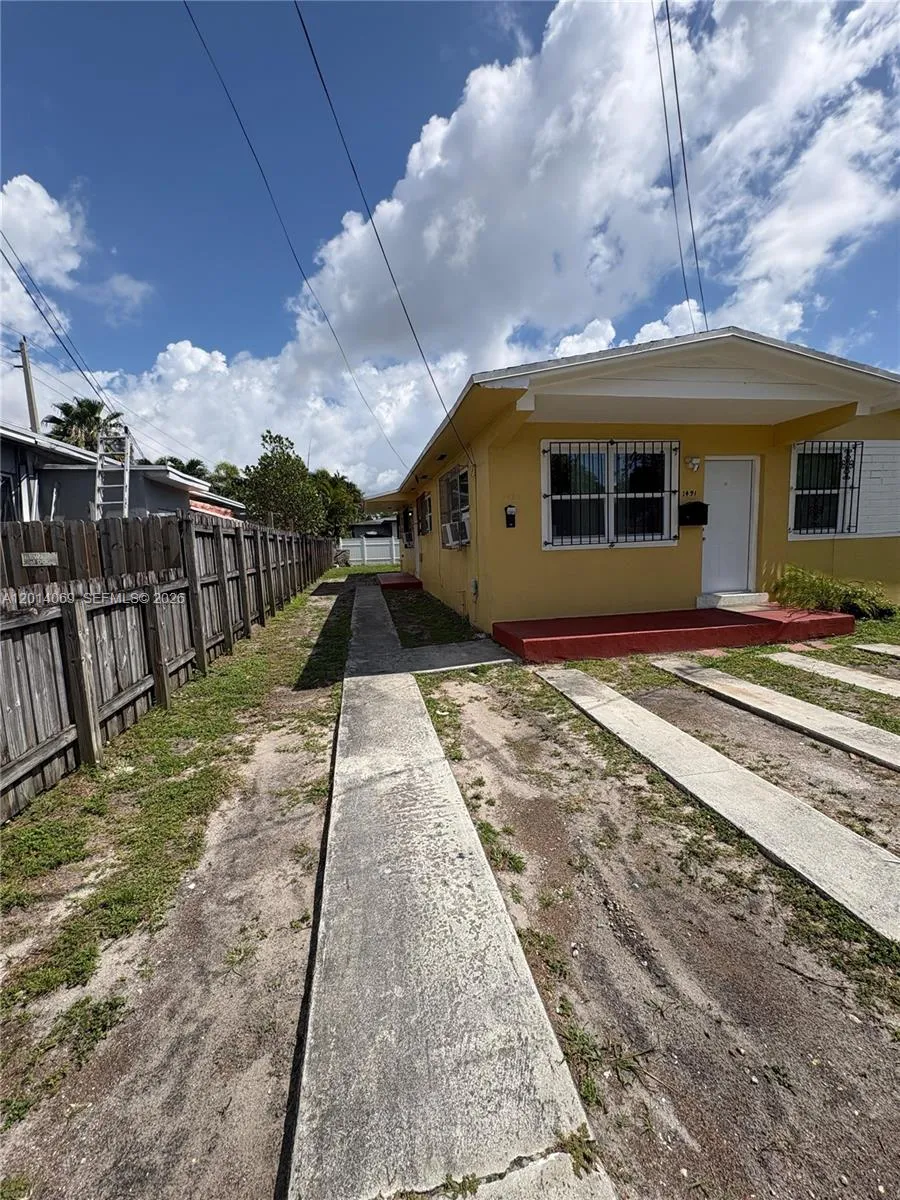 1491 NW 56th St # 1493, Miami FL 33142