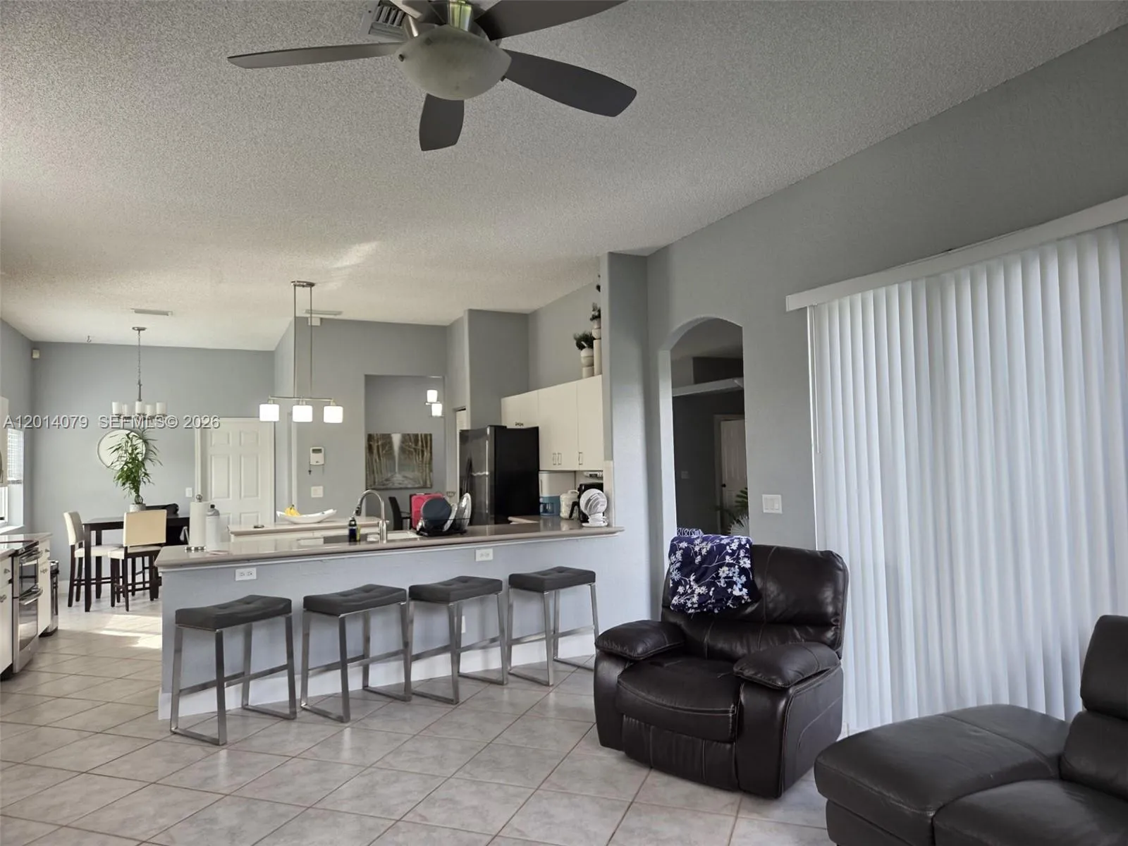 1101 NW 180th Ave, Pembroke Pines FL 33029