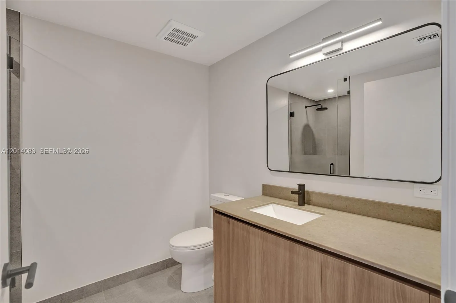 121 NE 5th Street # 401B, Miami FL 33132