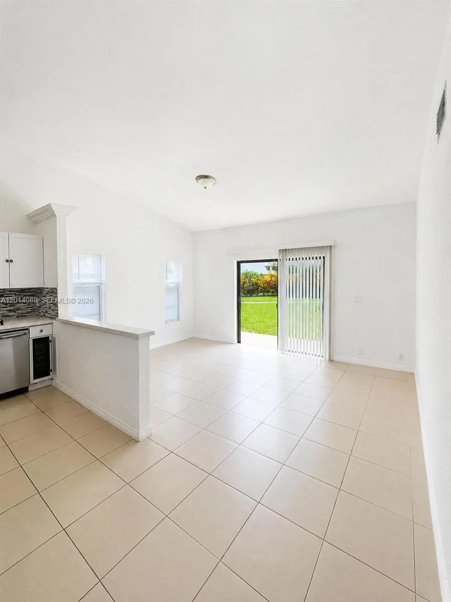 10559 La Placida Dr, Coral Springs FL 33065