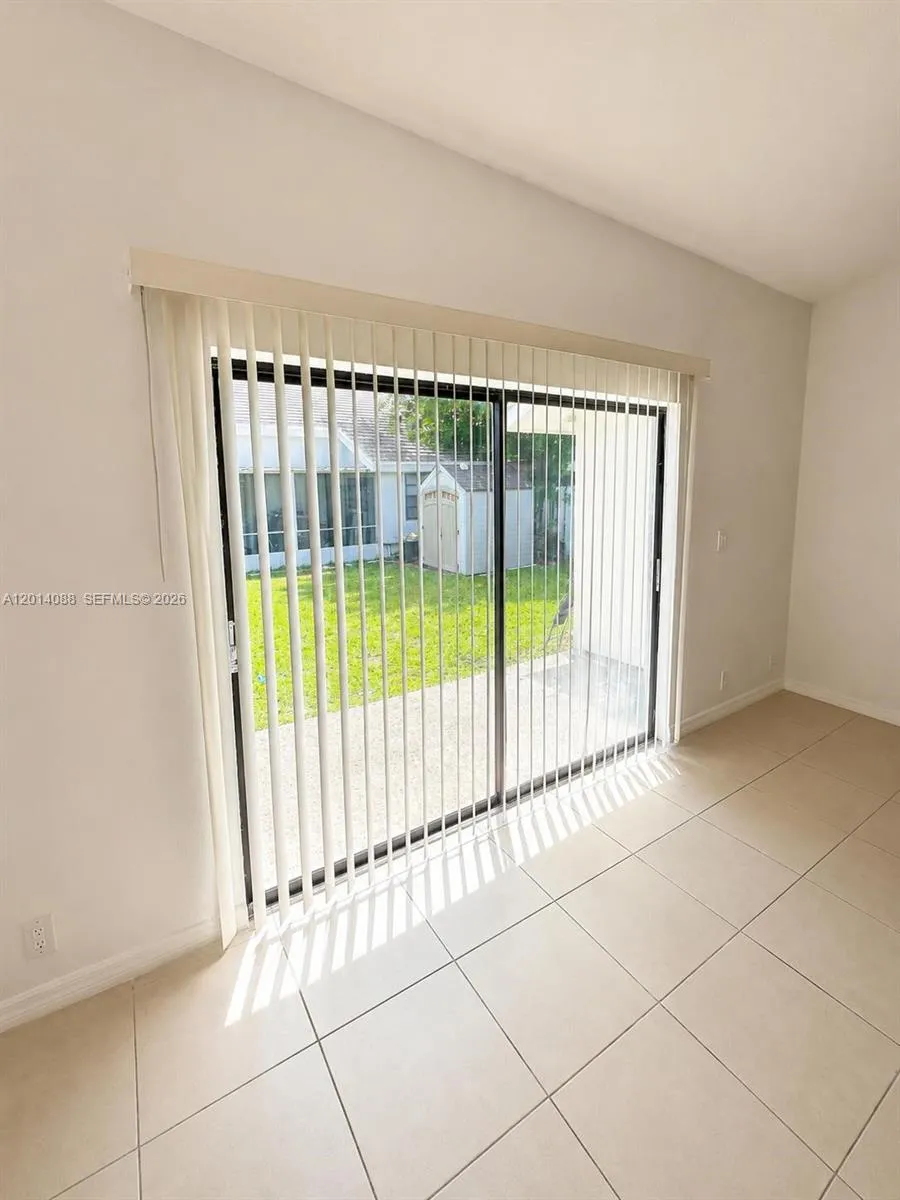 10559 La Placida Dr, Coral Springs FL 33065