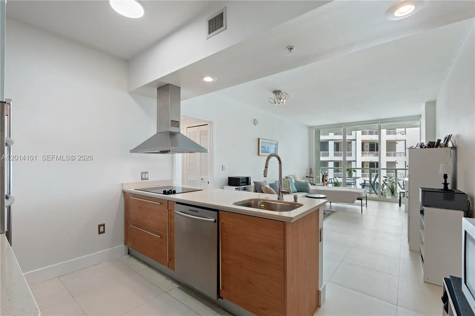 218 SE 14th St # 2208, Miami FL 33131