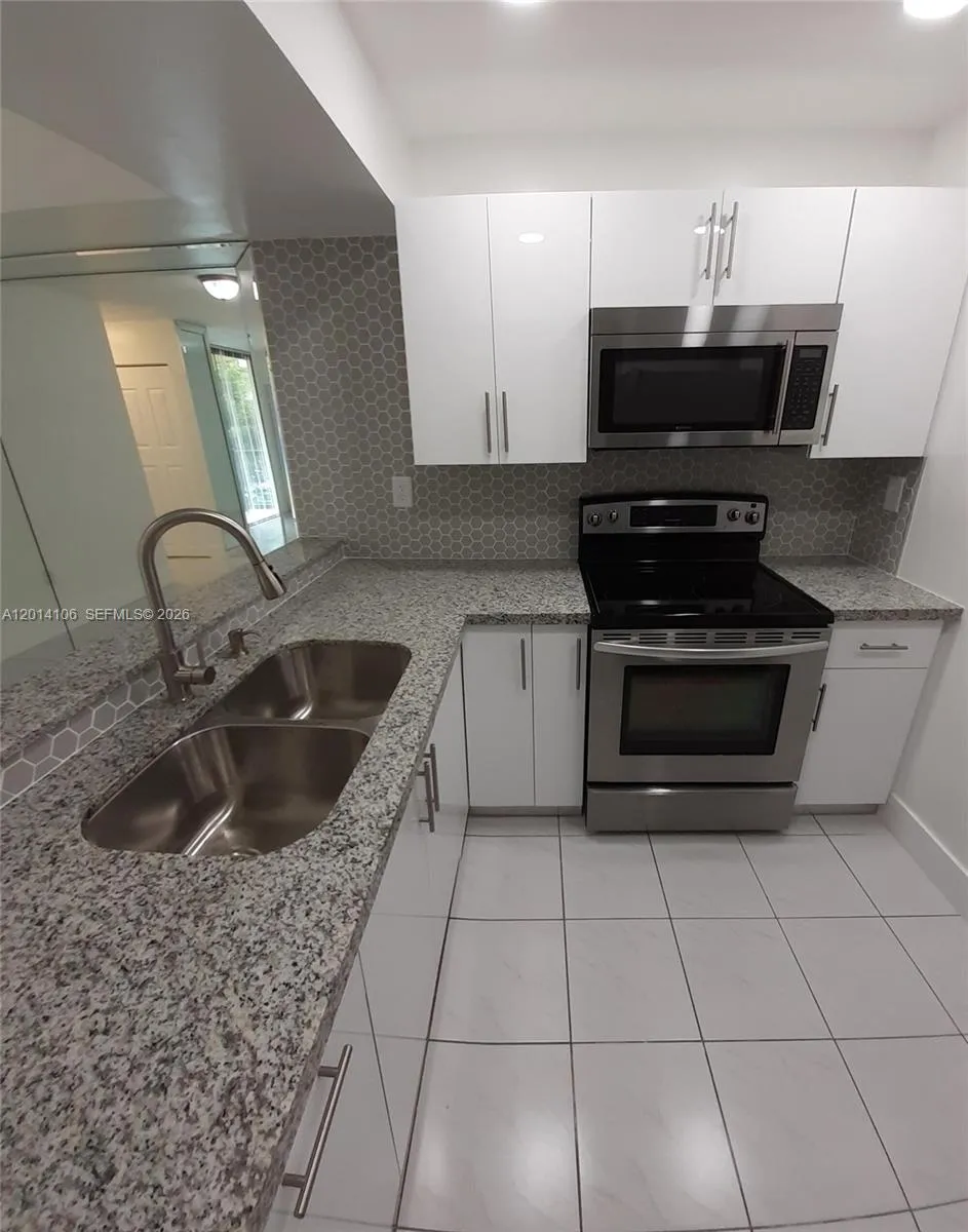 11800 SW 18th St # 4, Miami FL 33175