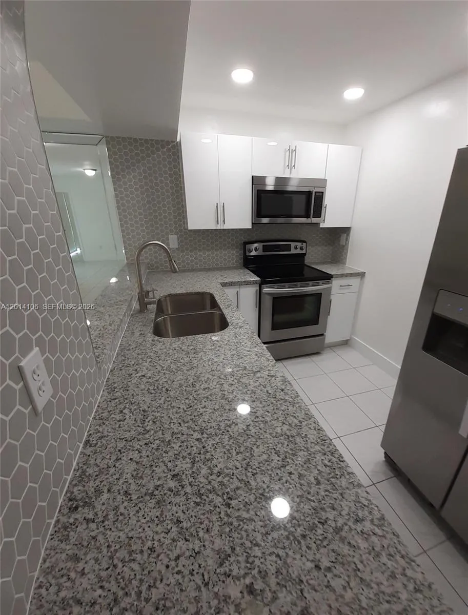 11800 SW 18th St # 4, Miami FL 33175