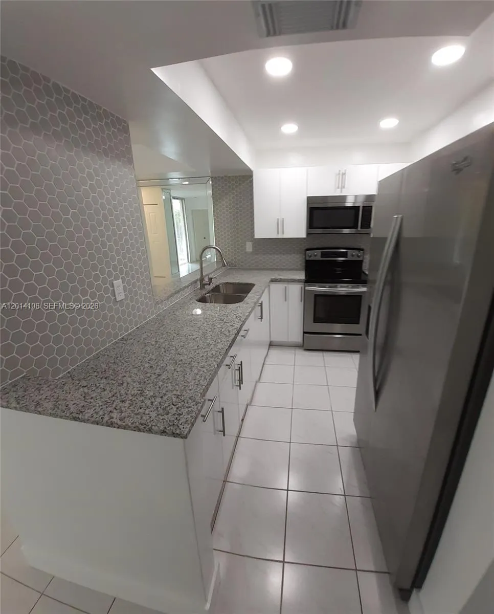 11800 SW 18th St # 4, Miami FL 33175