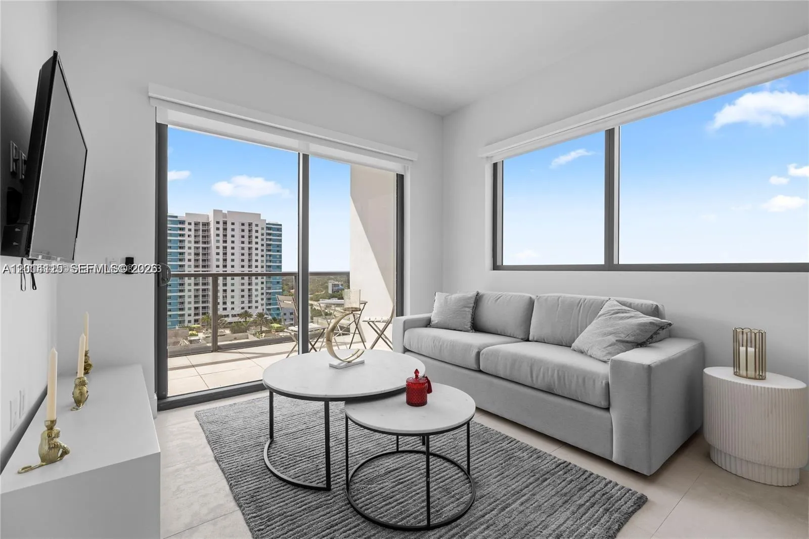 239 SW 9th St # 1502, Miami FL 33130