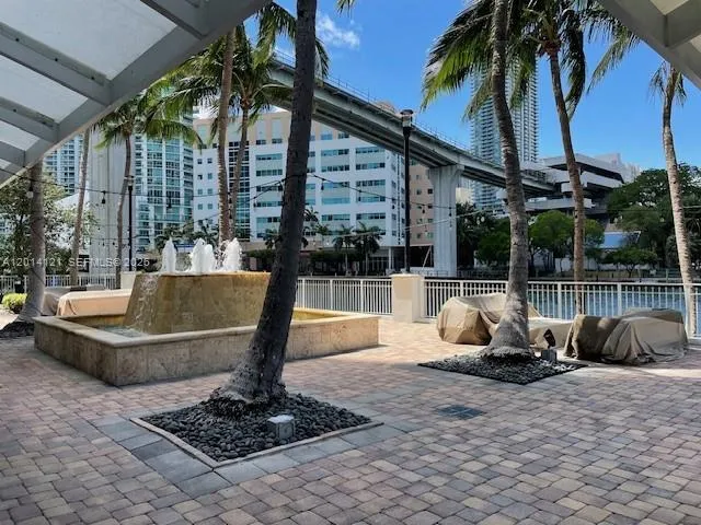31 SE 5th St # 303, Miami FL 33131
