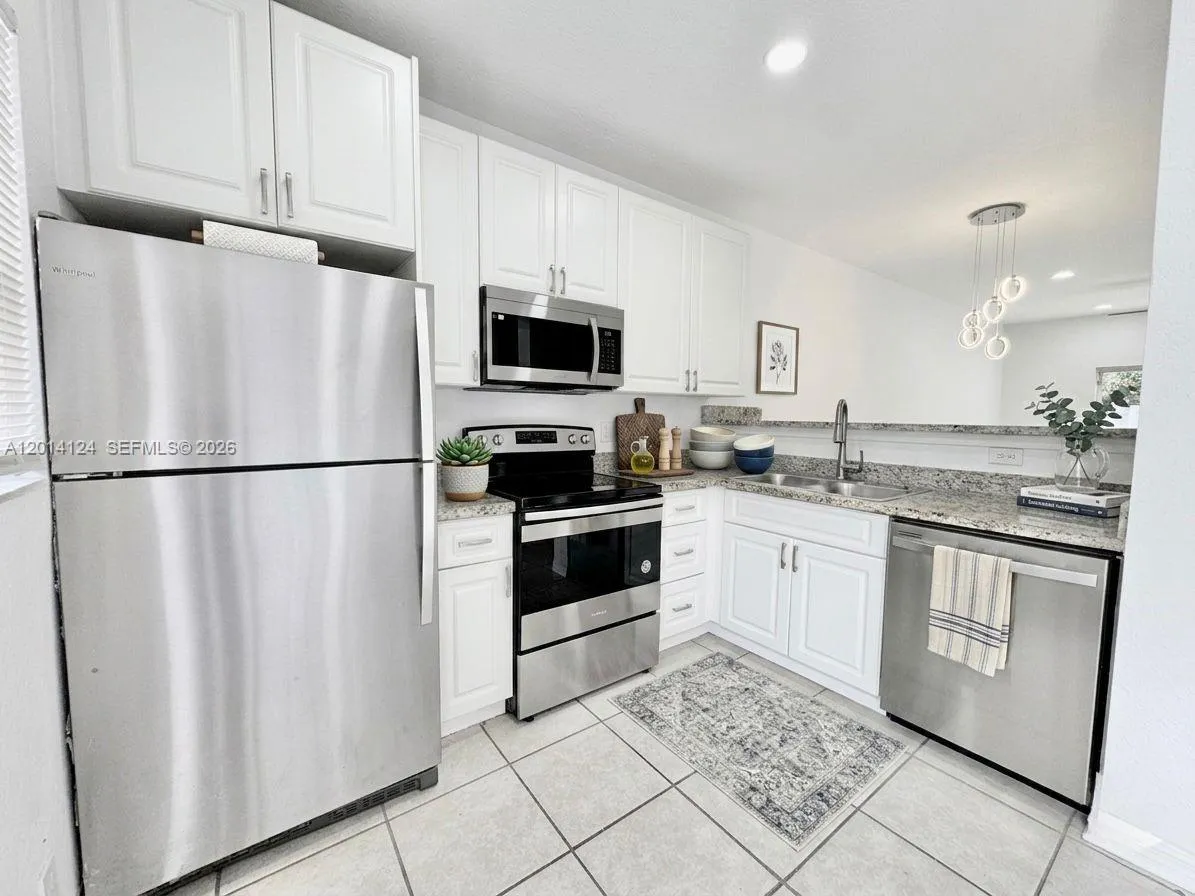 3670 NW 91st Ln # 3670, Sunrise FL 33351