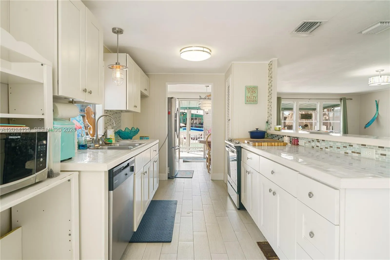 205 Humpty Dumpty Dr, Key Largo FL 33037