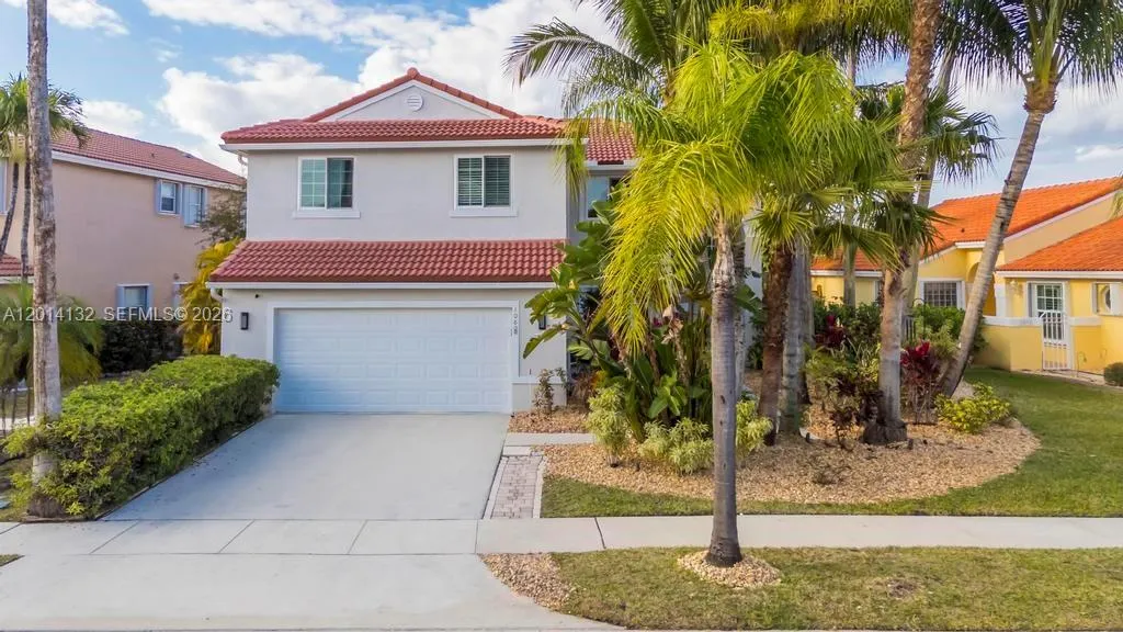 1080 NW 192nd Ave, Pembroke Pines FL 33029