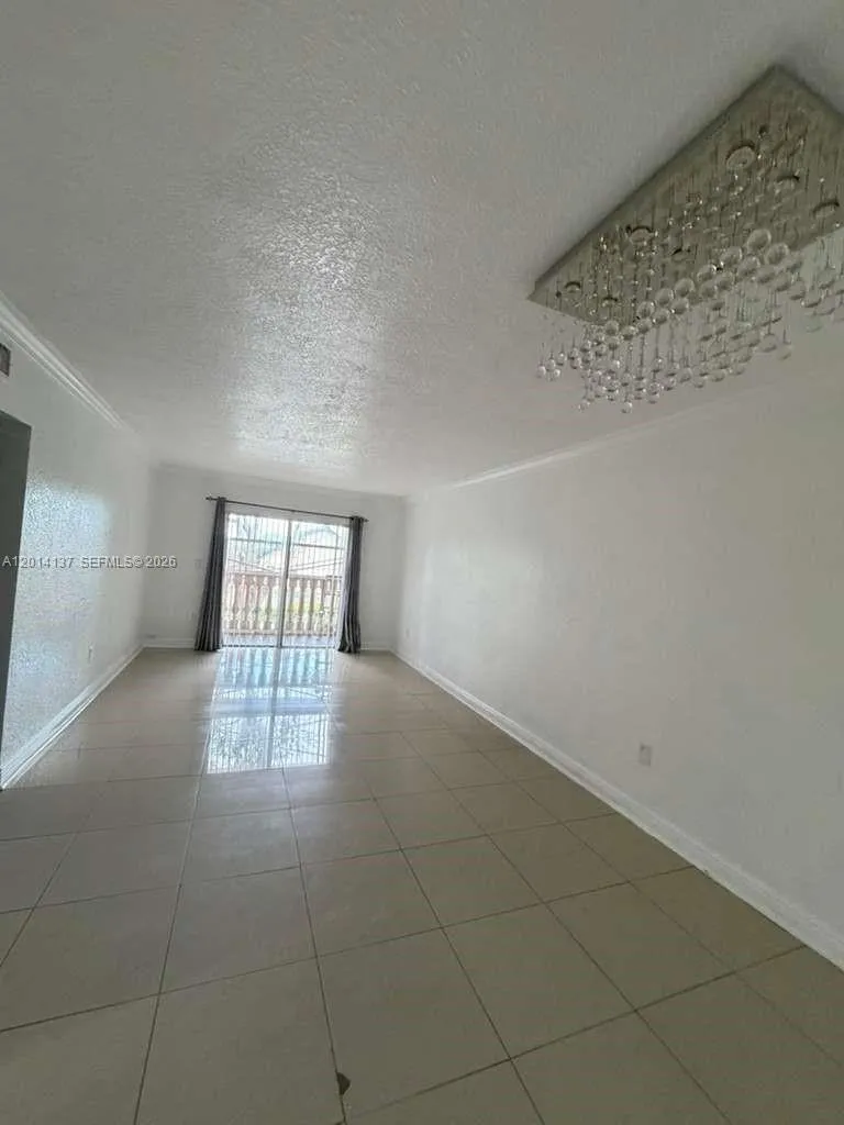 575 W 69th St # 203, Hialeah FL 33014