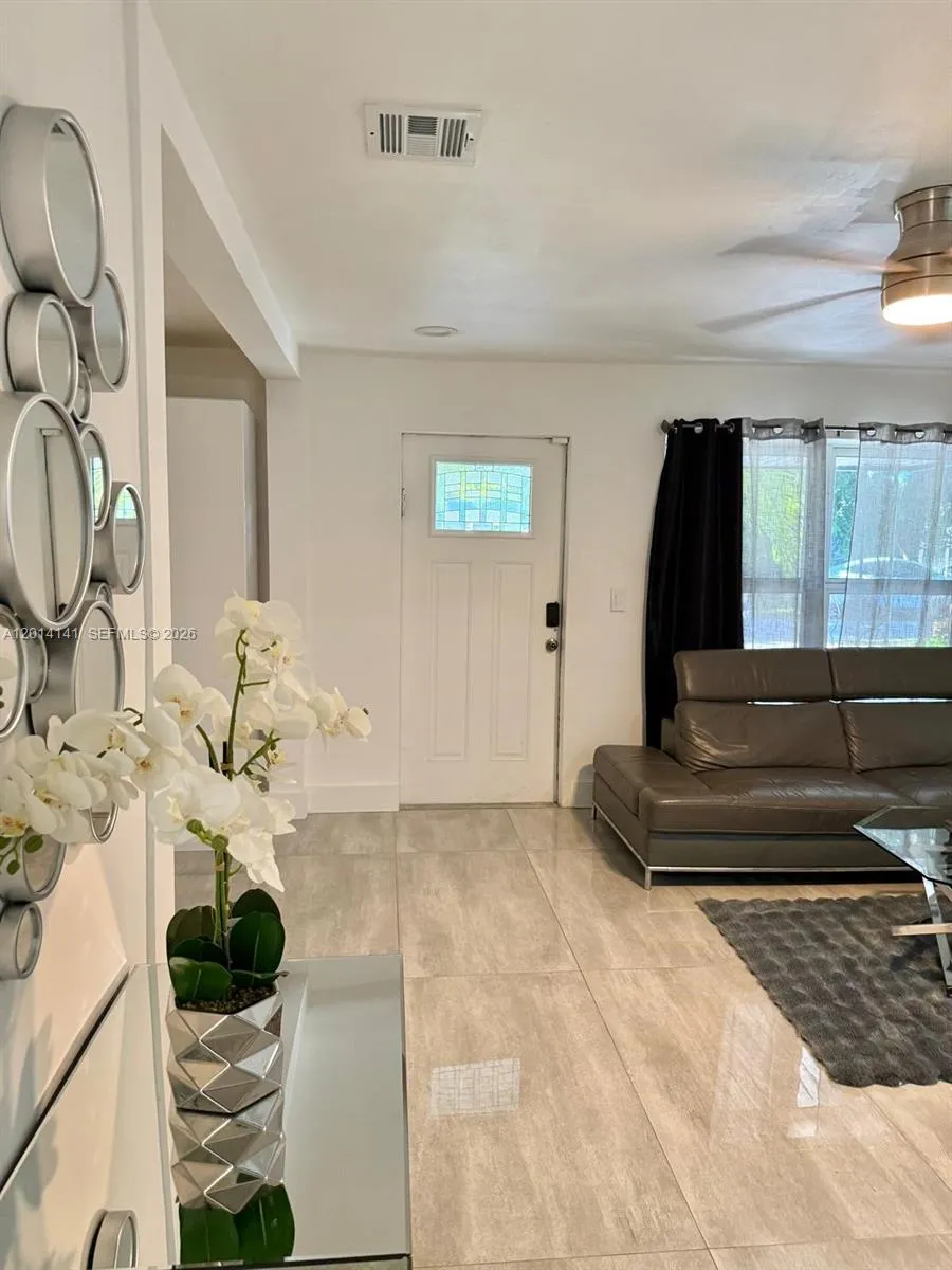 5737 Freedom St, Hollywood FL 33021