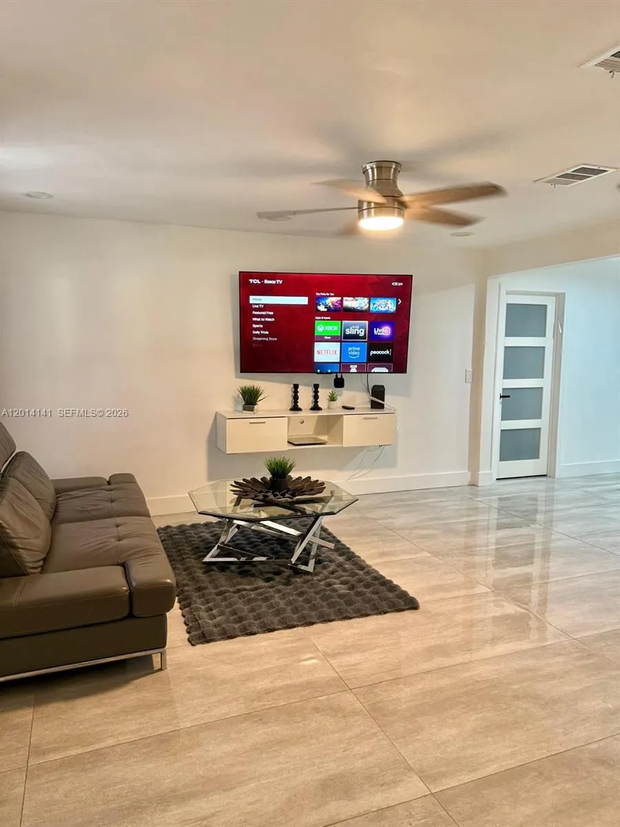 5737 Freedom St, Hollywood FL 33021