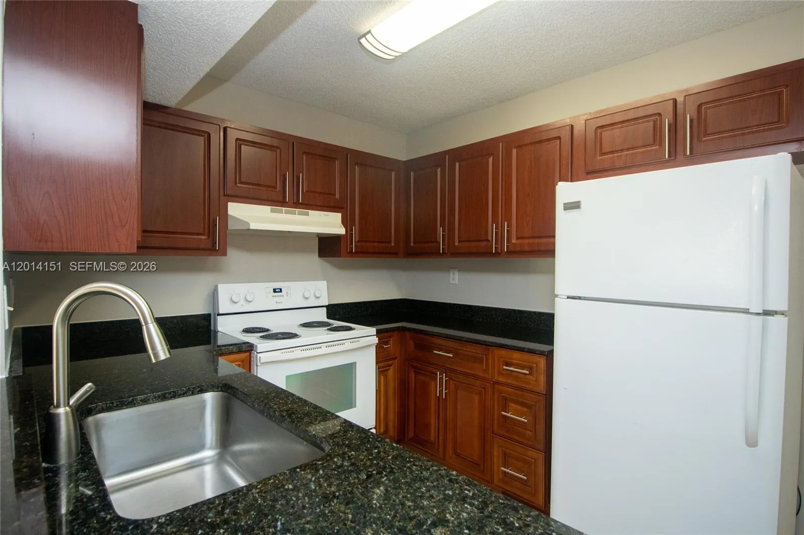 9491 S Palm Cir S # 101, Pembroke Pines FL 33025