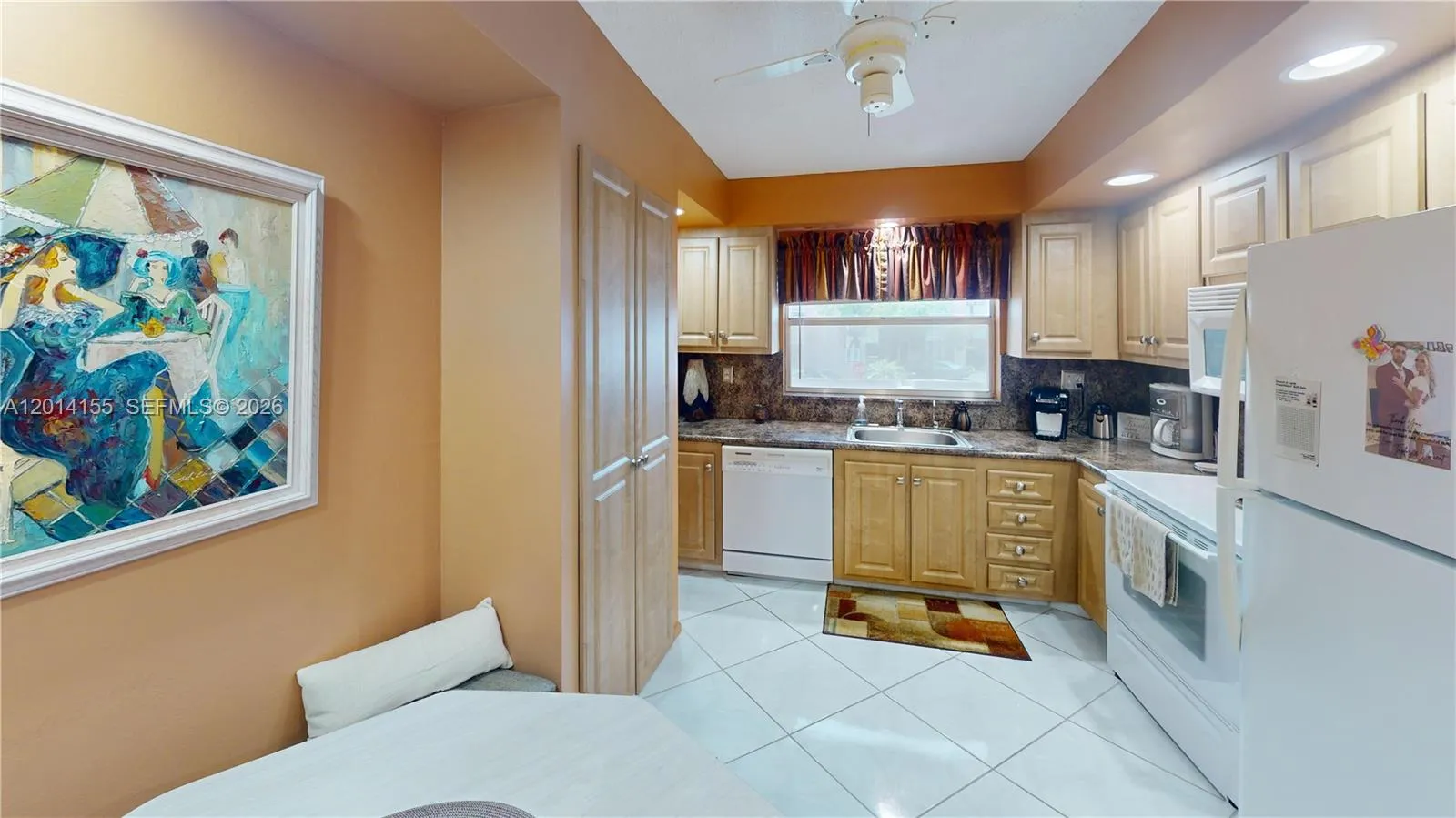 9541 Sunrise Lakes Blvd # 204, Sunrise FL 33322