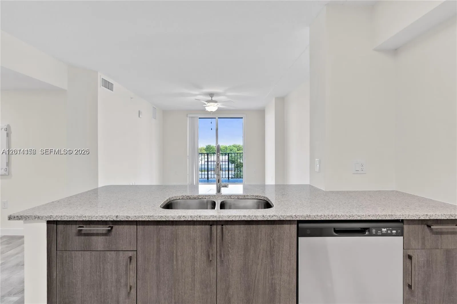 400 NW 112th Ave # 828, Sweetwater FL 33172